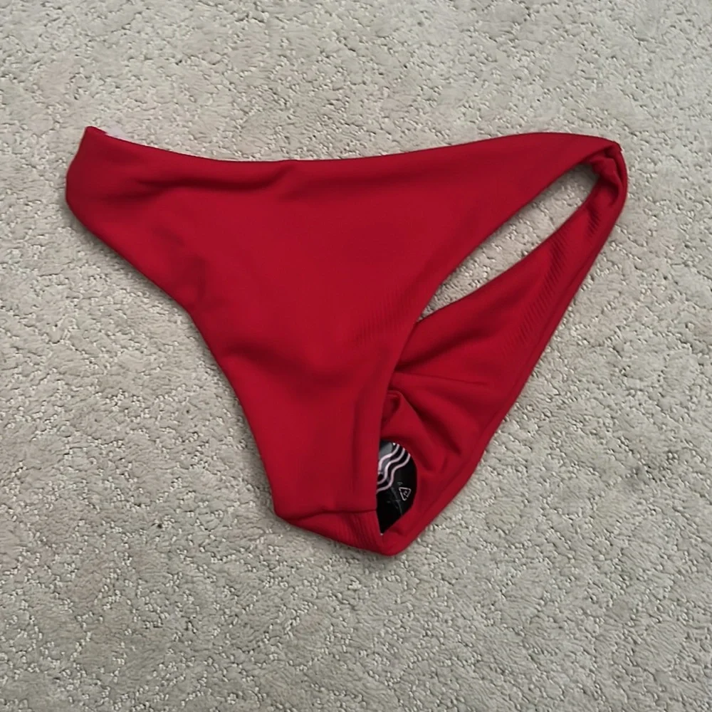 Red Ribbed Bikini - Picture 4 of 5